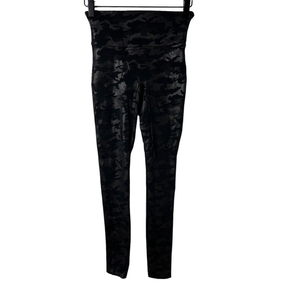 Spanx Faux Leather Camo Leggings Black Size Small 20185 Power Waistband - Picture 2 of 9